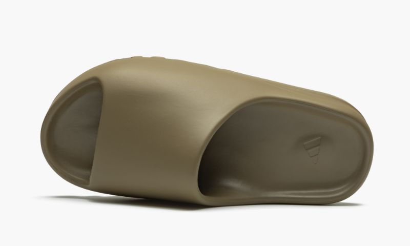 Yeezy Slide Earth Brown